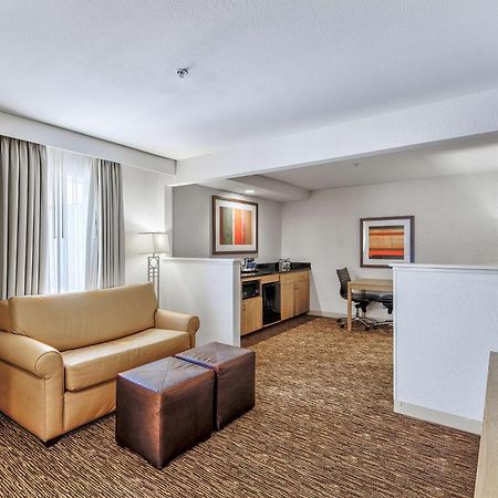 Doubletree By Hilton Vancouver Exterior foto